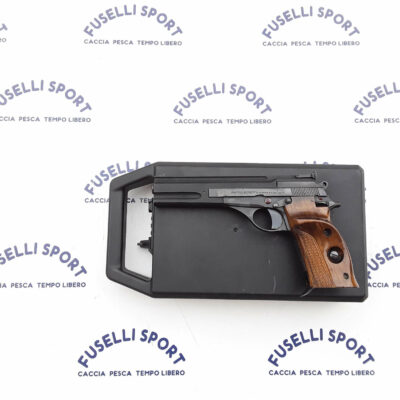 Pistola semiautomatica Beretta Cal 22 LR modello 76 con valigetta €350